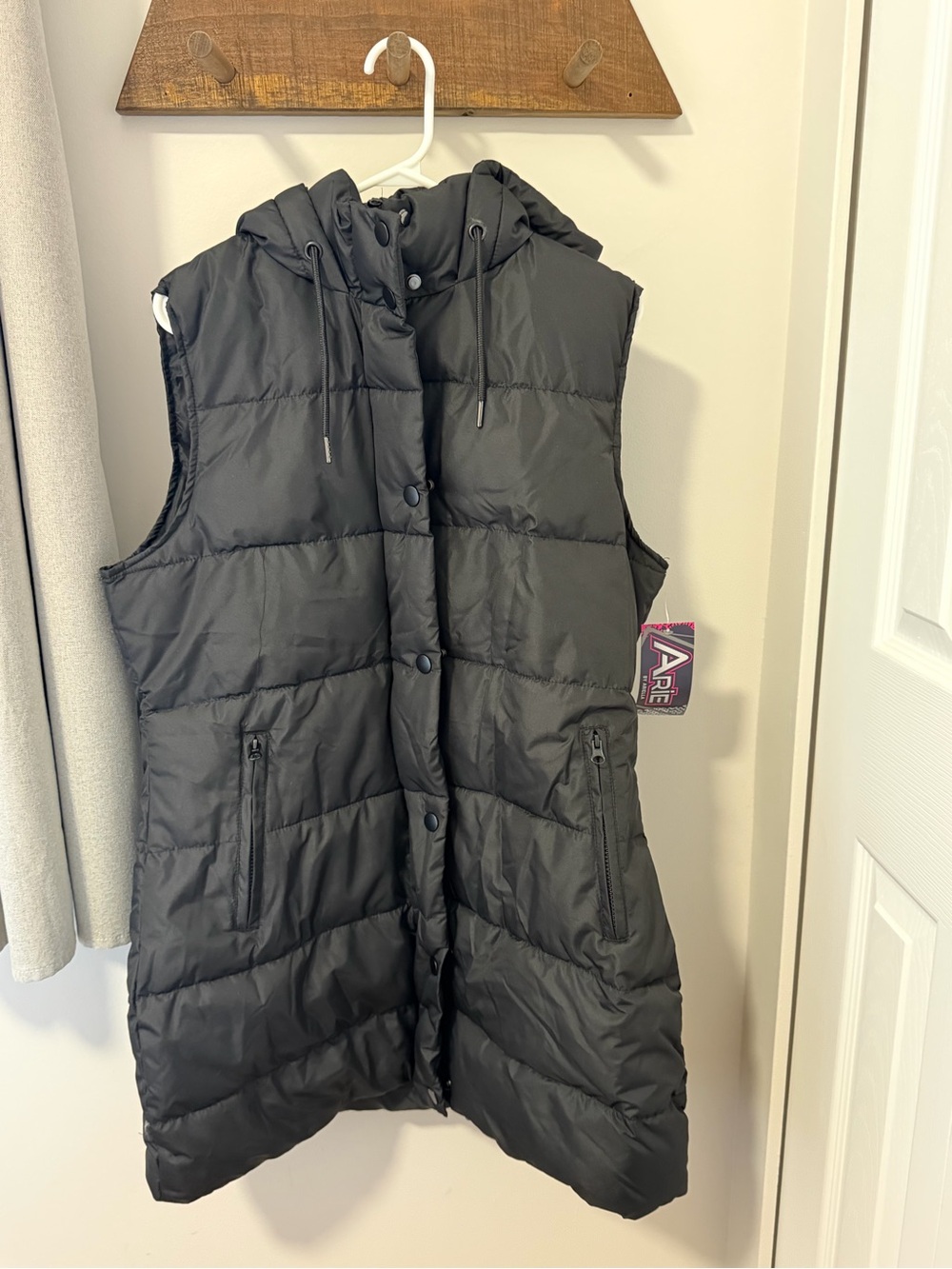 Women's Hooded Puffer Vest — Black